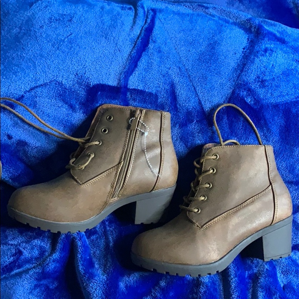 Heel boots for girls